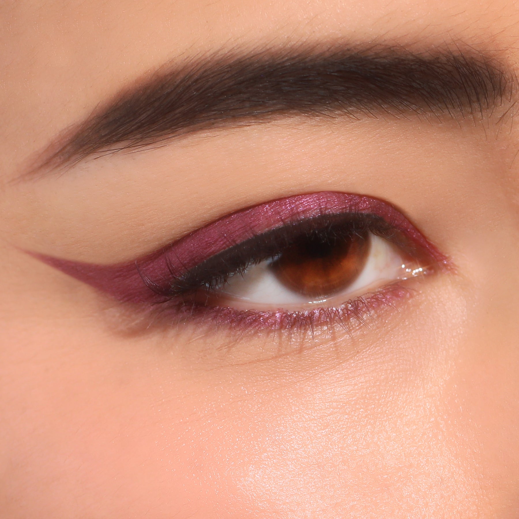DELINEADOR PARA OJOS STATEMENT SHIMMER LINER - MOIRA