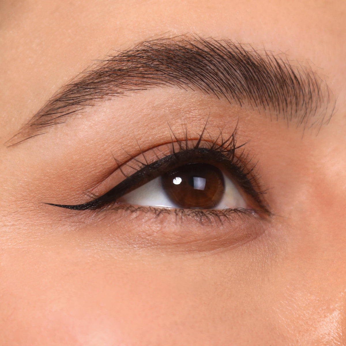 DELINEADOR LÍQUIDO ANGLED LIQUID LINER - MOIRA