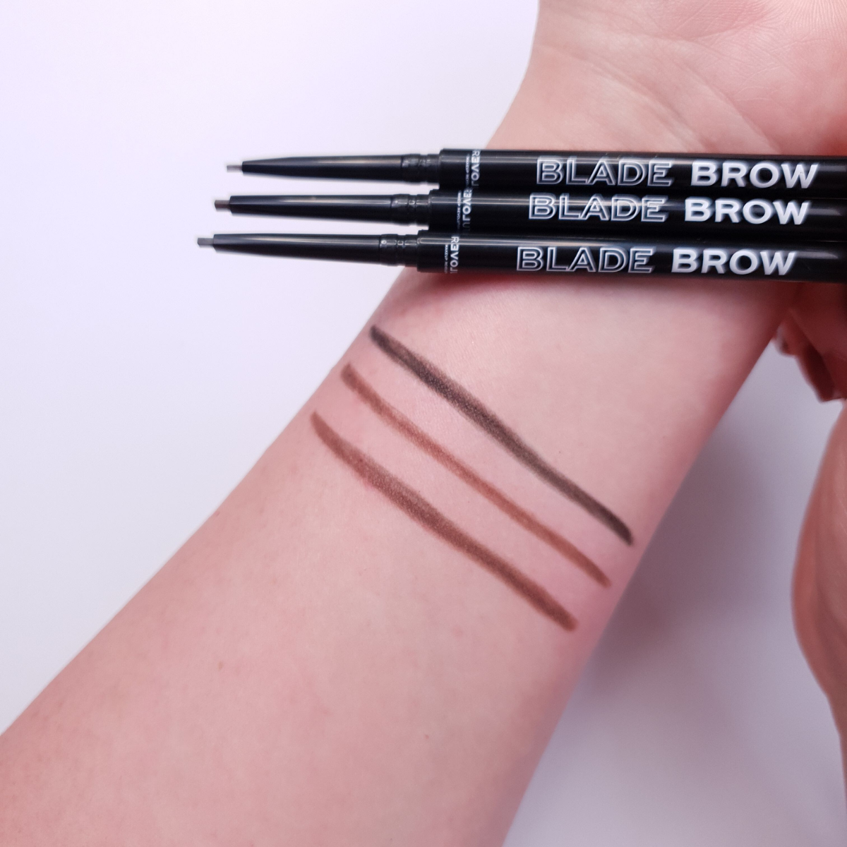 LÁPIZ PARA CEJAS BLADE BROW PENCIL - OUTLET RELOVE