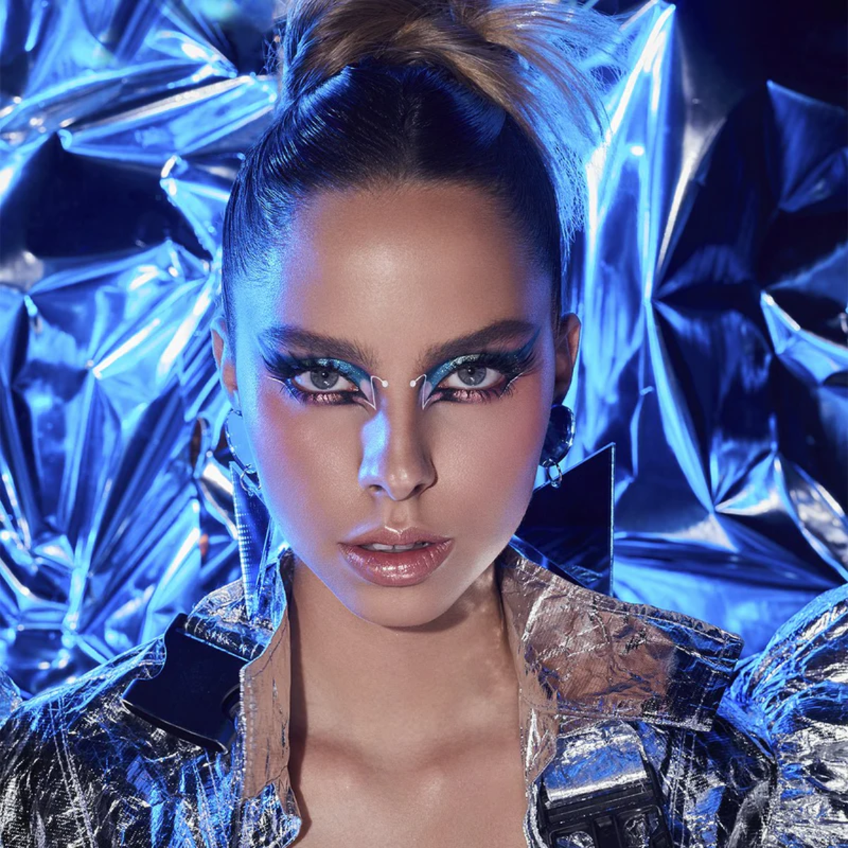 ITS A VIBE FACE PALETTE - LUIS TORRES X BEAUTY CREATIONS