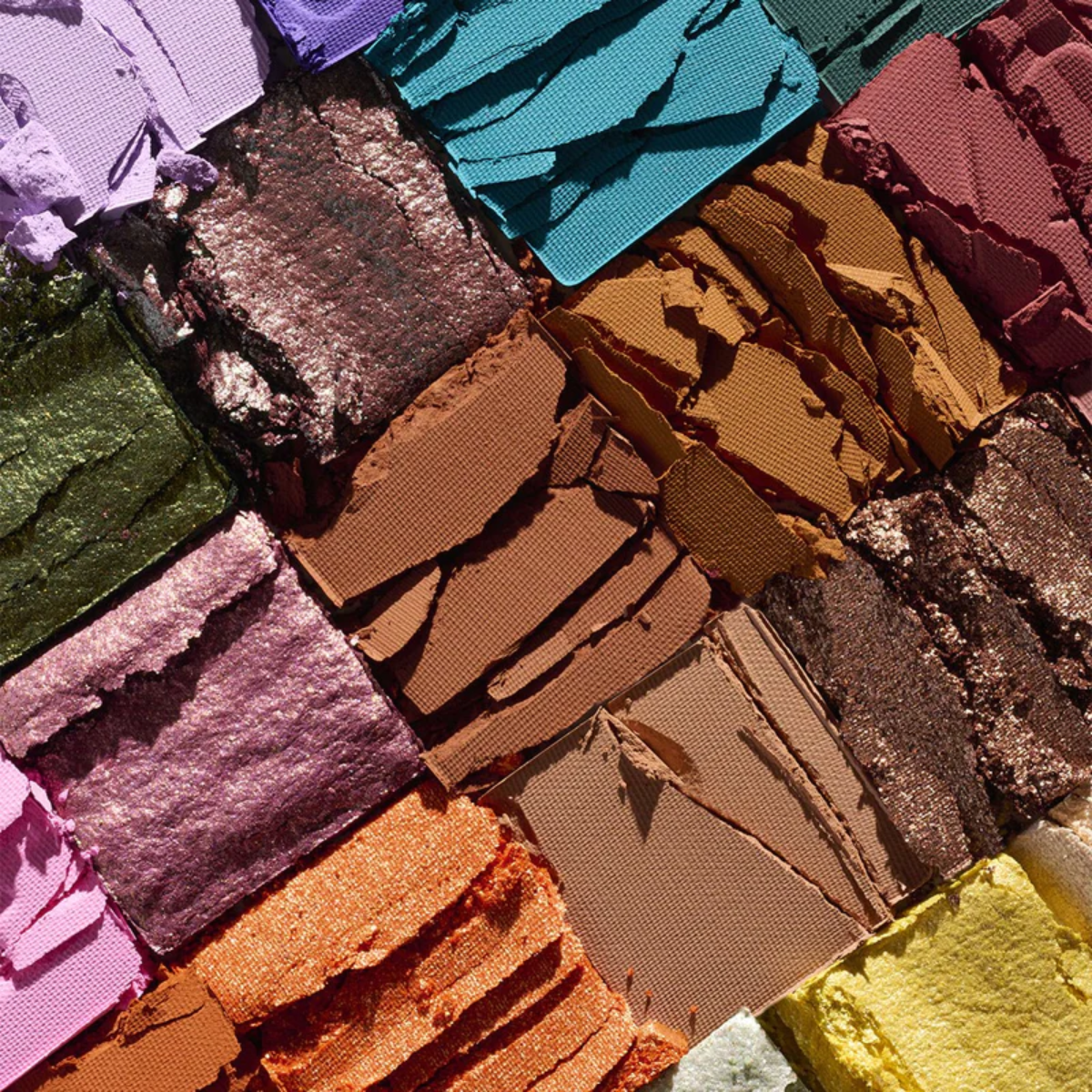 OVERDRESSED SHADOW PALETTE - LUIS TORRES X BEAUTY CREATIONS