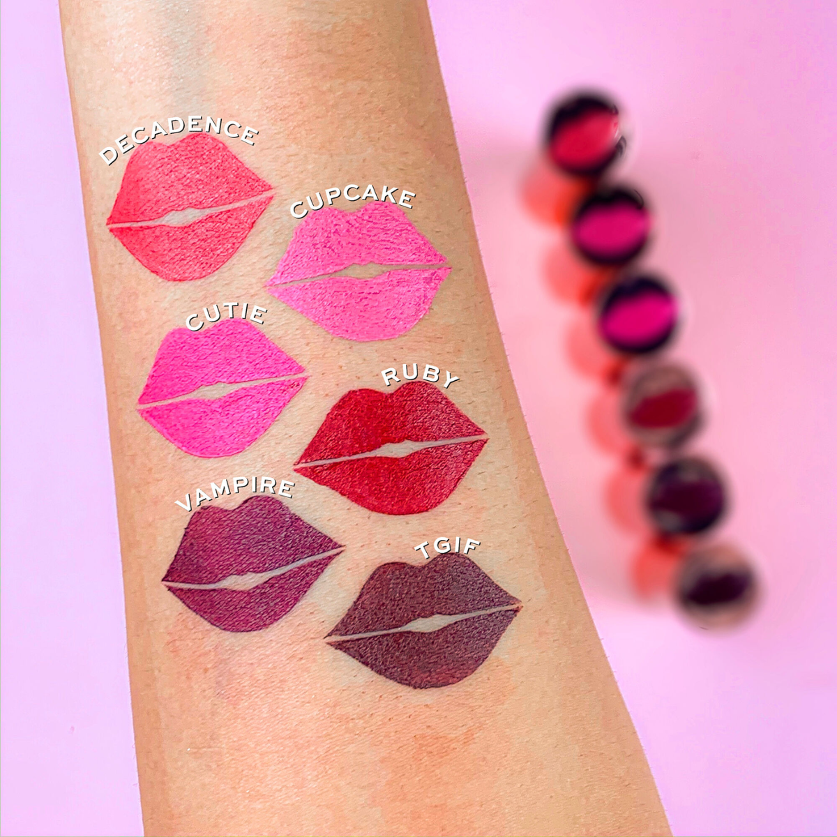 SATIN LIPSTICK - OUTLET MAKEUP REVOLUTION