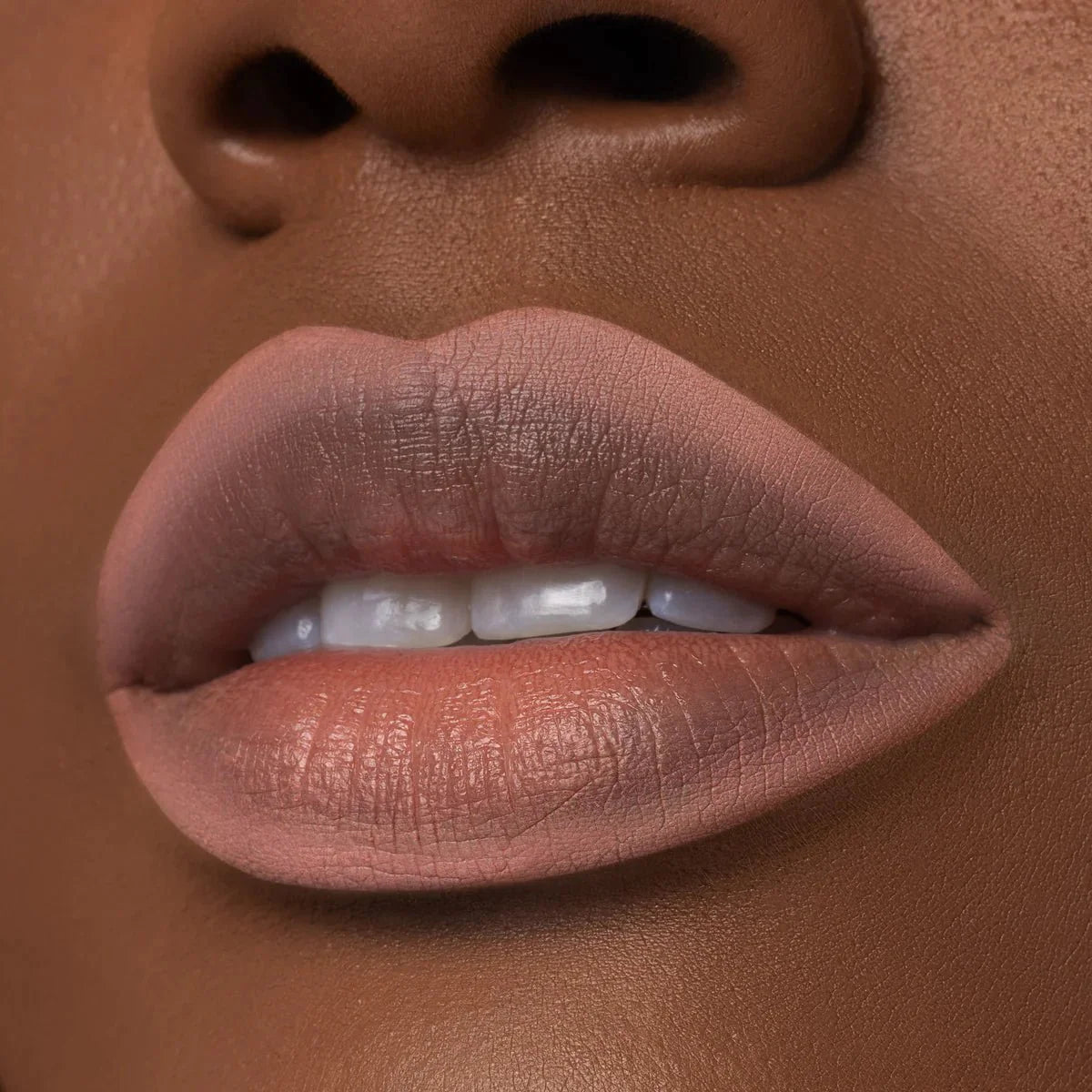 NUDE X DELINEADOR DE LABIOS MATTE - BEAUTY CREATIONS