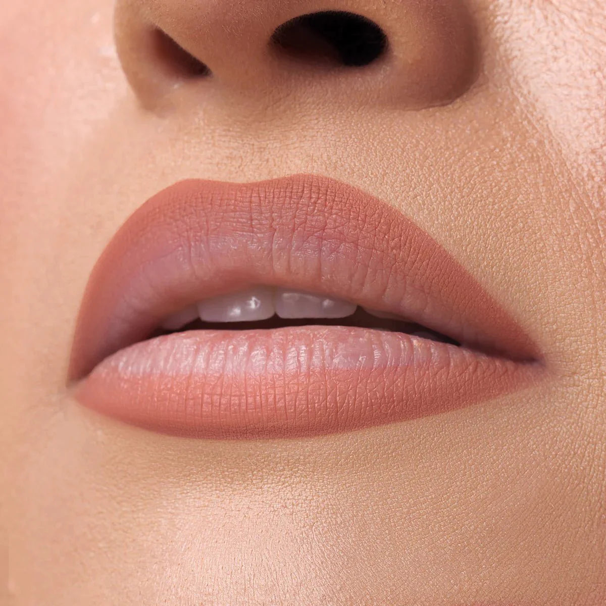 NUDE X DELINEADOR DE LABIOS MATTE - BEAUTY CREATIONS