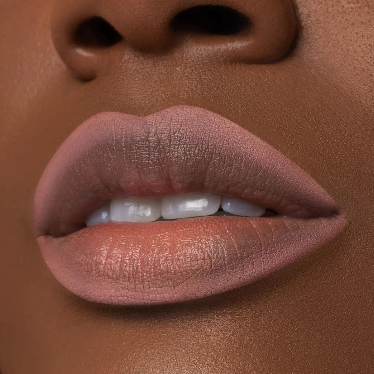 NUDE X DELINEADOR DE LABIOS MATTE - BEAUTY CREATIONS