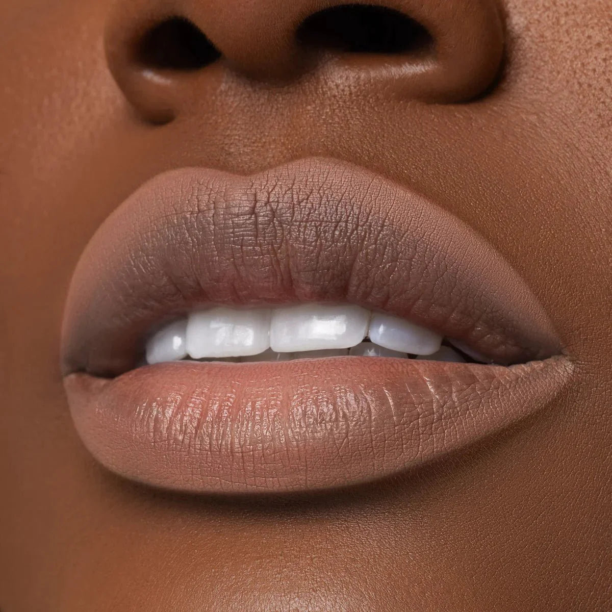 NUDE X DELINEADOR DE LABIOS MATTE - BEAUTY CREATIONS