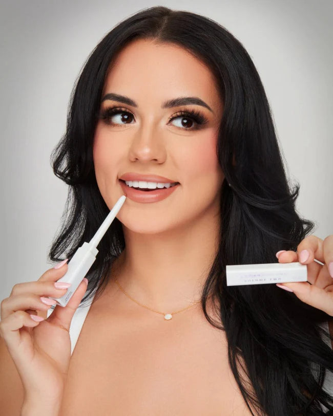 LESDOMAKEUP STAY FOCUS DUAL ENDED LIP LINER & LIP OIL TINT - OUTLET BEAUTY CREATIONS