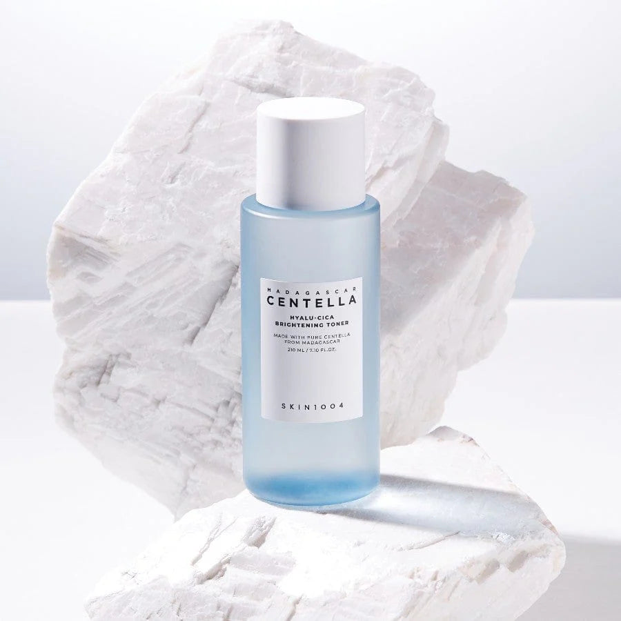 TÓNICO MADAGASCAR CENTELLA HYALU-CICA BRIGHTENING 30ML -SKIN1004