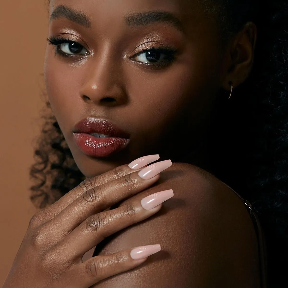 BARE BUT BETTER NAILS UÑAS POSTIZAS NUDE GLOW - KISS