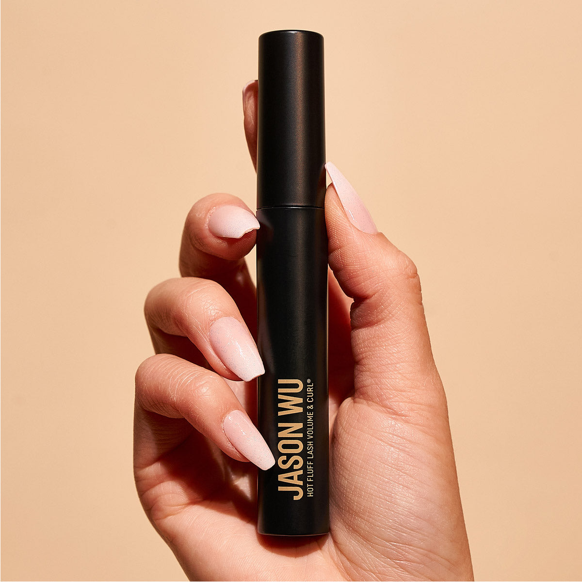 HOT FLUFF LASH MASCARA 02 VOLUMEN Y RIZOS APRUEBA DE AGUA - JASON WU BEAUTY