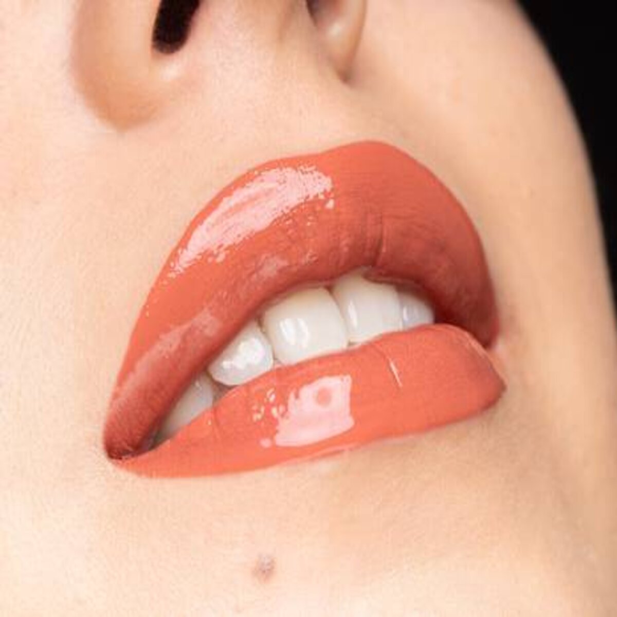 SHINE LOUD PRO PIGMENT LIP SHINE AMBITION STATEMENT NYX PROFESSIONAL MAKEUP