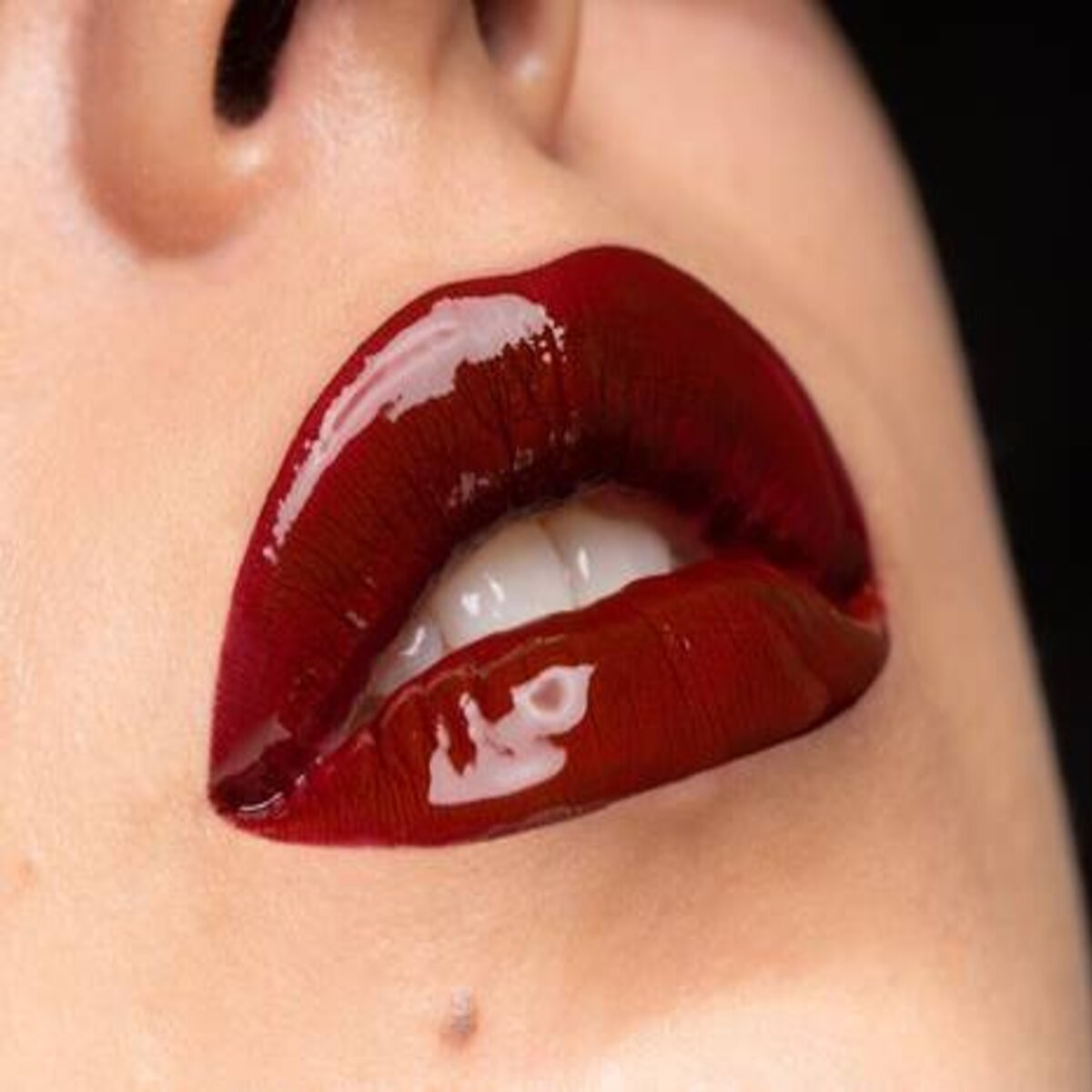 SHINE LOUD PRO PIGMENT LIP SHINE NEVER BASIC - NYX PROFESSIONAL MAKEUP