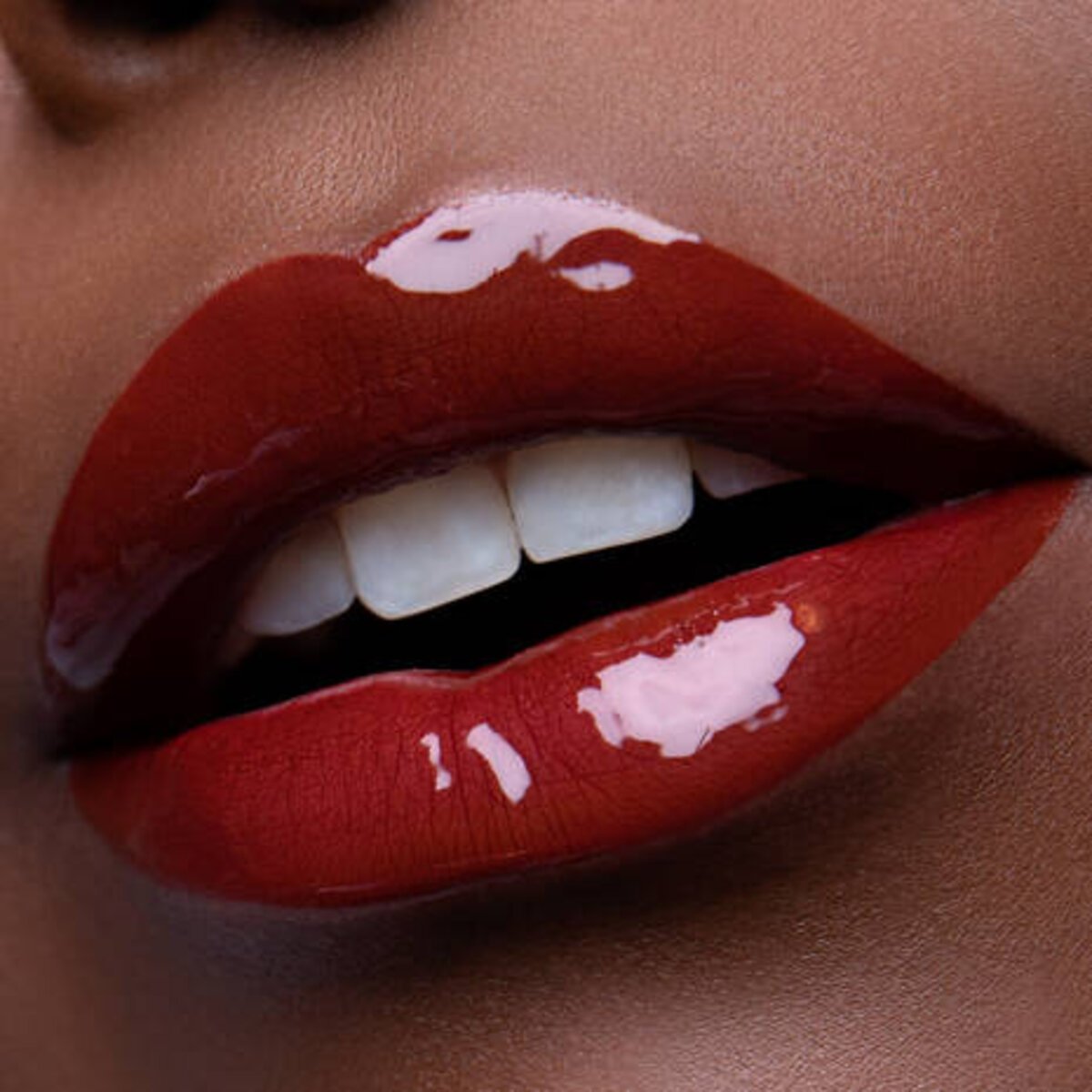 SHINE LOUD PRO PIGMENT LIP SHINE NEVER BASIC - NYX PROFESSIONAL MAKEUP