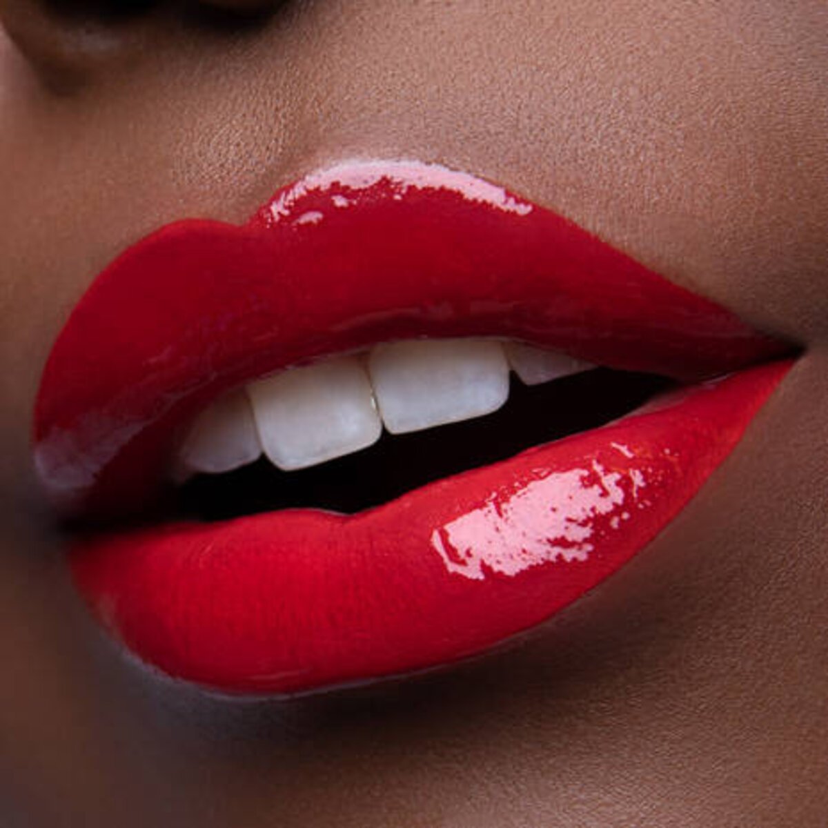 SHINE LOUD PRO PIGMENT LIP SHINE ON A MISSION - NYX PROFESSIONAL MAKEUP