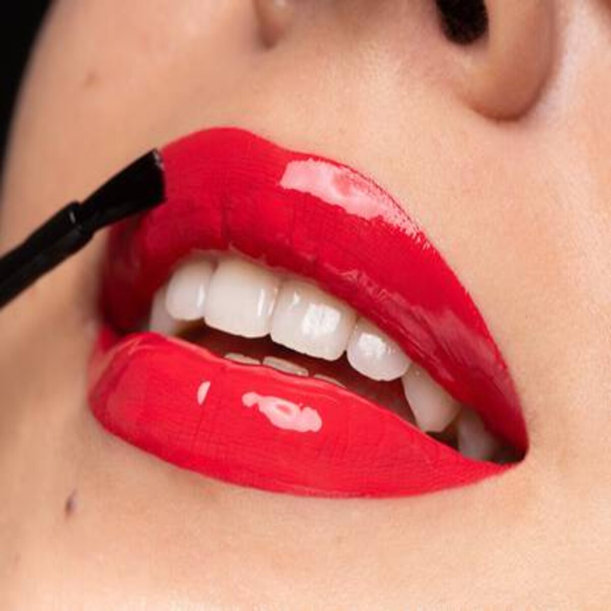 SHINE LOUD PRO PIGMENT LIP SHINE WORLD SHAPER - NYX PROFESSIONAL MAKEUP