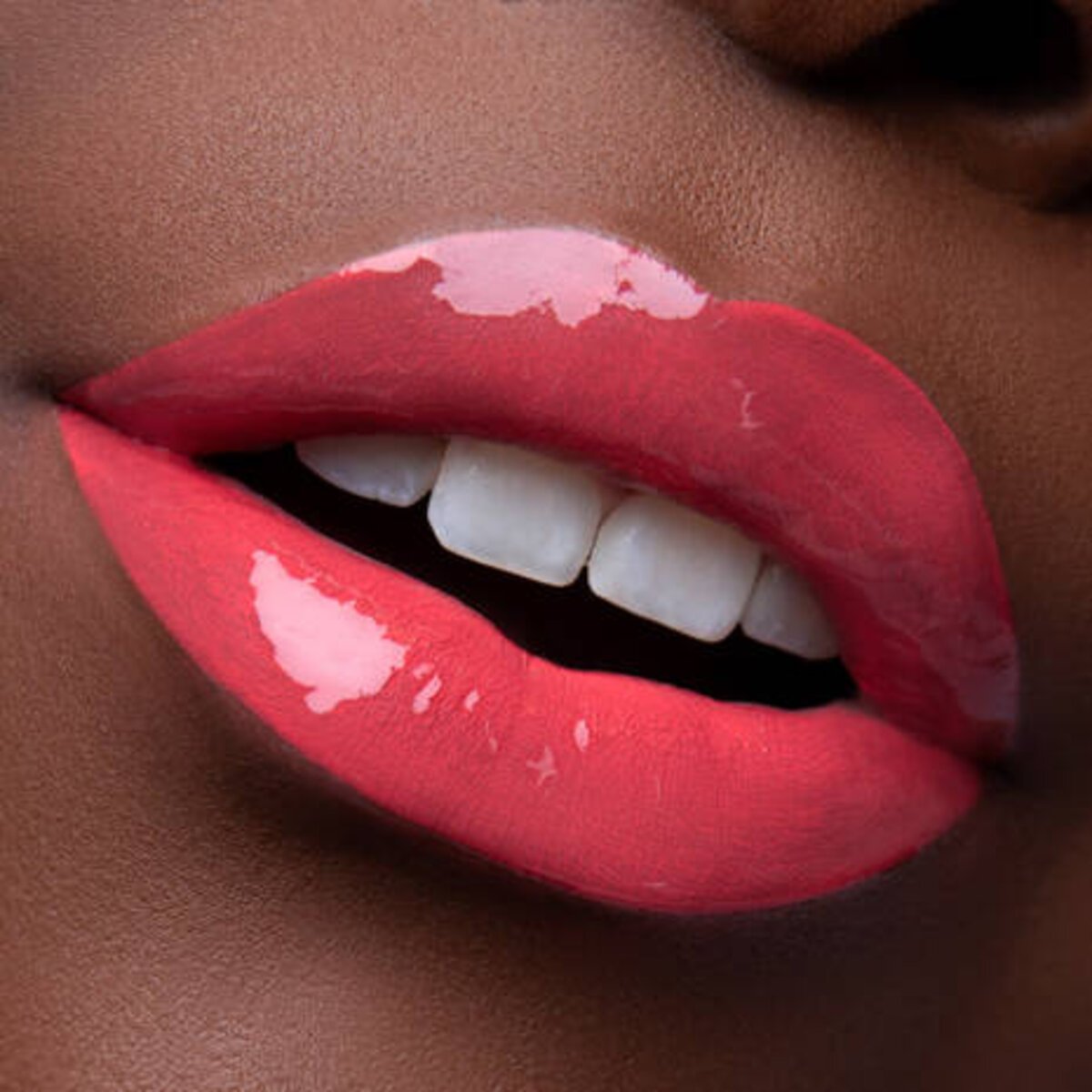 SHINE LOUD PRO PIGMENT LIP SHINE WORLD SHAPER - NYX PROFESSIONAL MAKEUP