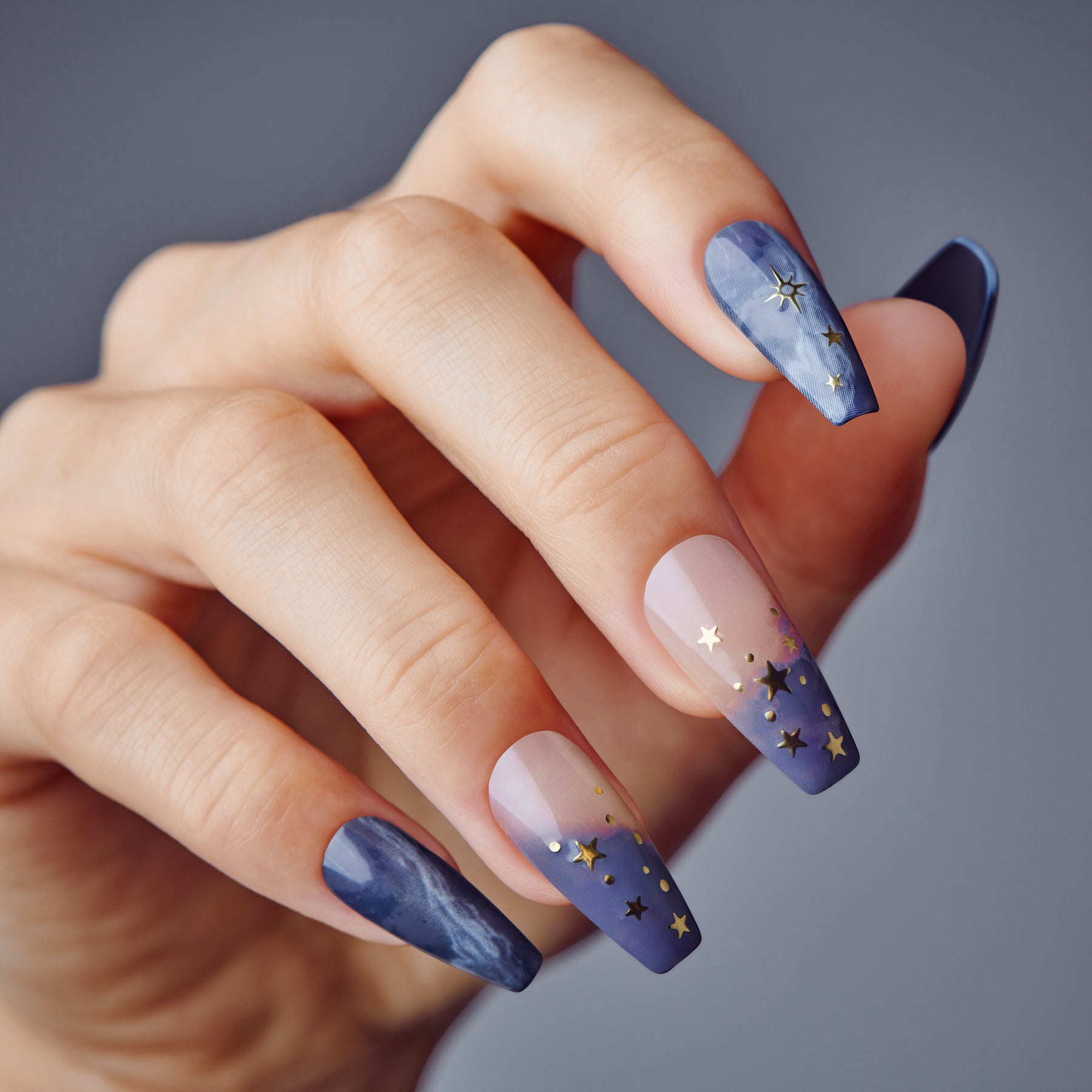 VOUGUISH FANTASY NAILS CLOWING - KISS