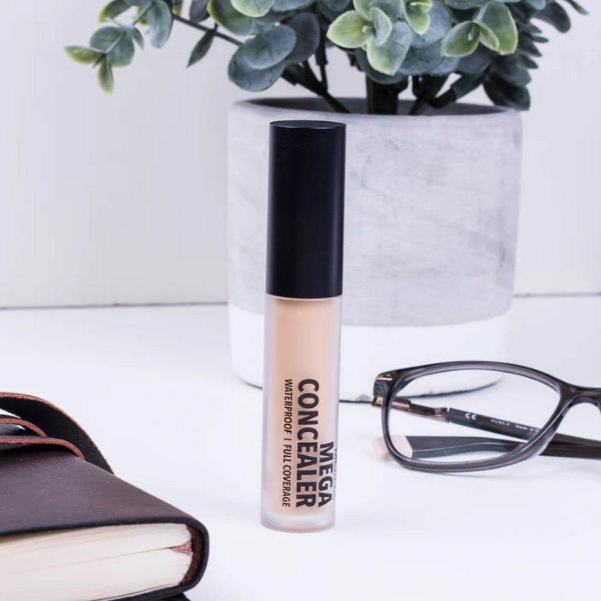 CORRECTOR LIQUIDO MEGA CONCEALER WATERPROOF - MOIRA