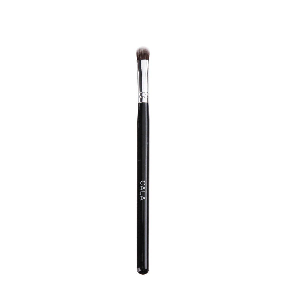 STUDIO MASTER ANGLED EYESHADOW BRUSH CALA