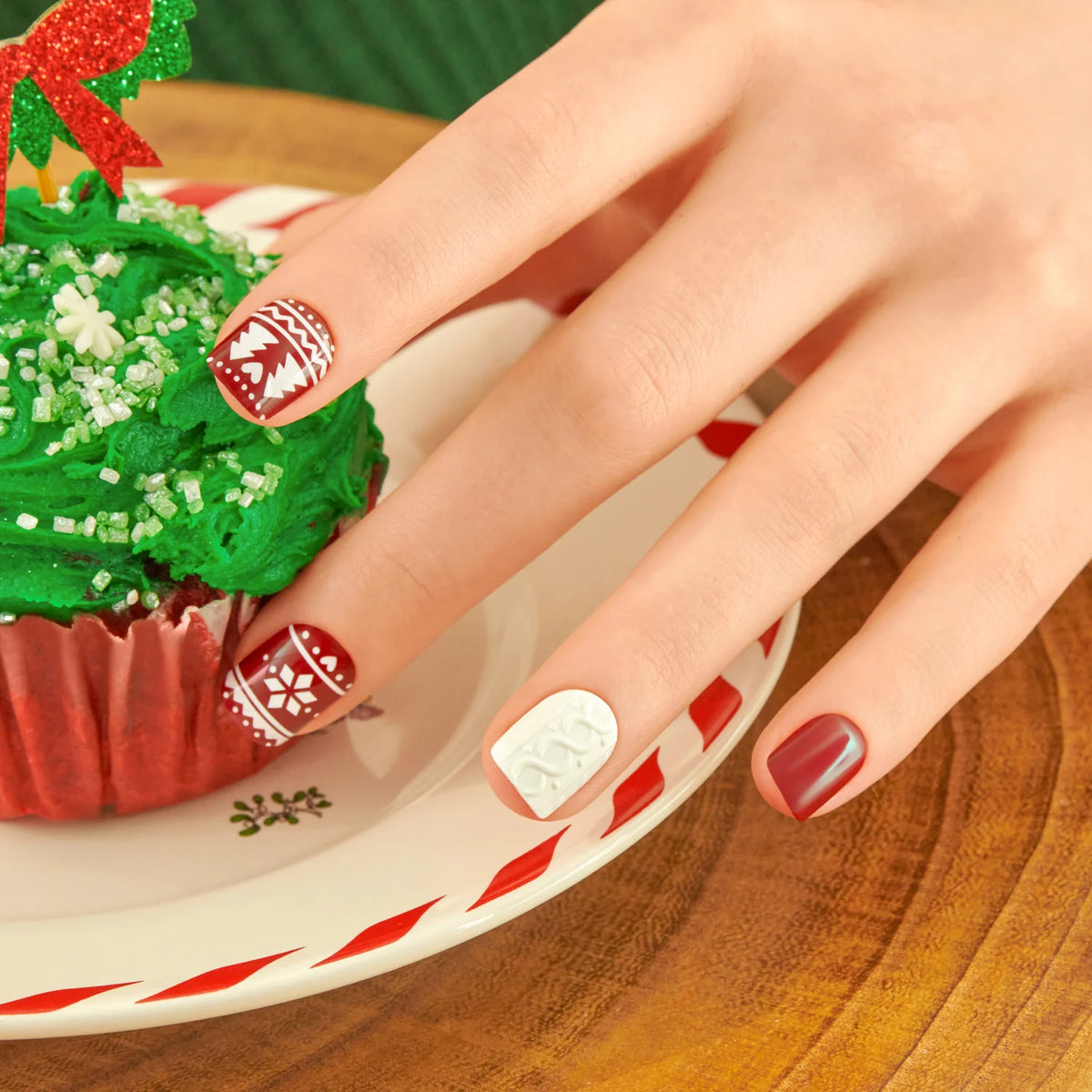 UÑAS POSTIZAS IMPRESS NAILS FEELIN FESTIVE - KISS