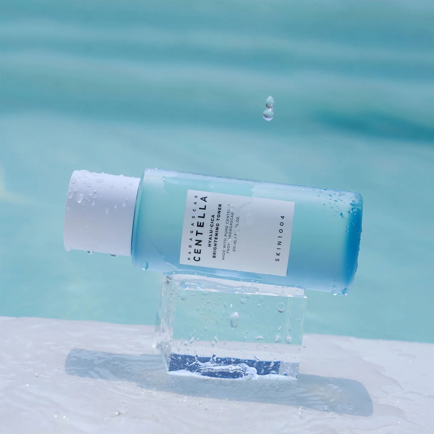 TÓNICO MADAGASCAR CENTELLA HYALU-CICA BRIGHTENING 30ML -SKIN1004